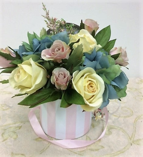 Gallery/RA07 - April's Garden Wreath